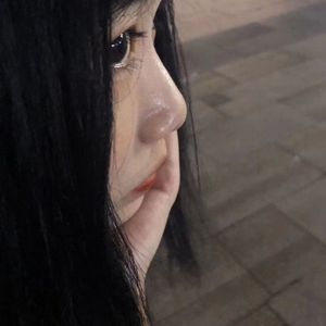 教室里强摁做开腿呻吟男男
