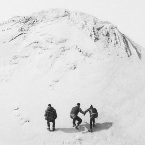 教室里强摁做开腿呻吟男男
